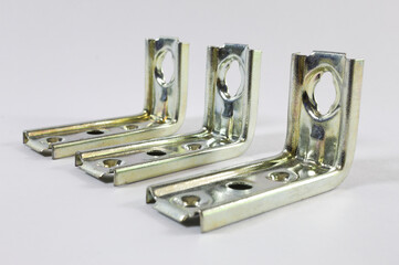 Suporte de metal com fundo branco