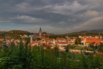 Fototapeta na wymiar Cesky Krumlov old town with Vltava river and bridges in autumn color morning