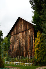20200927 Reconstructed barn near the dam as a suitable place for growing tomatoes