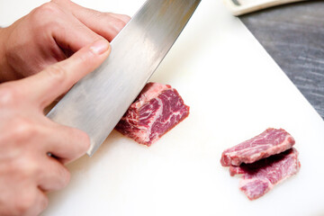 肉の仕込み