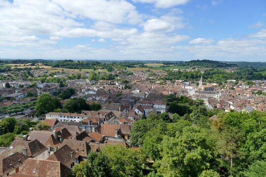 Vue panoramique sur la ville d&rsquo;Orthez depuis la tour Moncade