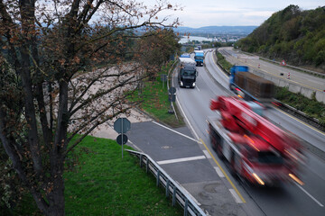 Baustelle auf der Autobahn A 48 bei Bendorf am Rhein mit Fahrbahnsperrung und einspuriger...