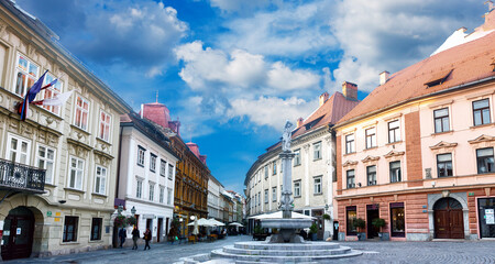 Fototapeta na wymiar panorama view square in the old town Ljubljana