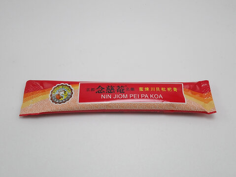 Nin jom pei pa koa cough syrup sachet in Manila, Philippines