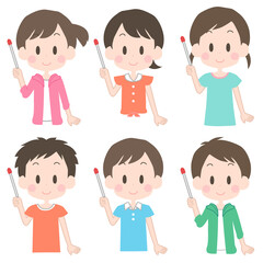 ポインターなどを持つ子供達