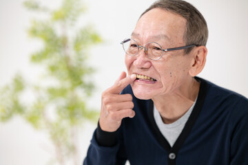 シニア男性・歯・オーラルケア