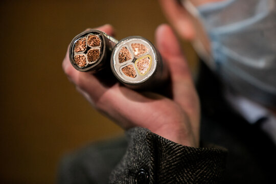 Sectional electrical cable, quality comparison