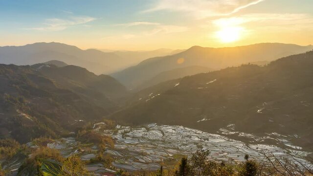4K Timelapse of Laohuzui (Tiger Mouth) rice terrace at sunset, Yuanyang, Yunnan, China
