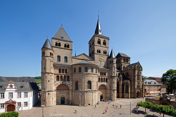 Fototapeta na wymiar Rheinland-Pfalz,Trier,die Hohe Domkirche St. Peter zu Trier.