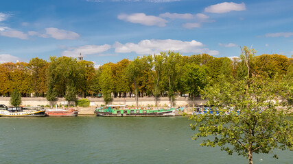     Paris, the banks of the Seine