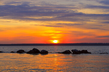 Fototapeta na wymiar Nice sunset landscape on lake
