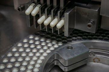 Capsule compression machine Semi automatic, medicine, medicare