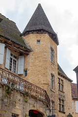 Fototapeta na wymiar Sarlat-la-Canéda. Construction en centre-ville. Dordogne. Nouvelle Aquitaine