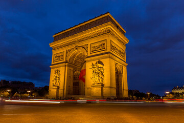 Obraz na płótnie Canvas Arc de Triomphe in Paris at night