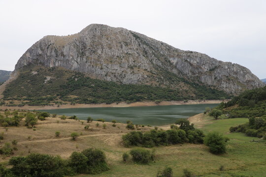 Castilla y Le&oacute;n. Le&oacute;n. Embalse del Porma