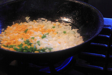 食材を炒め物
