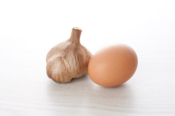 黒ニンニクとタマゴ