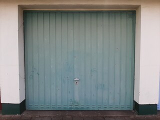 Obraz na płótnie Canvas modern and decorative garage door