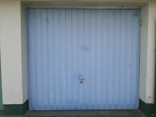 Fototapeta na wymiar modern and decorative garage door