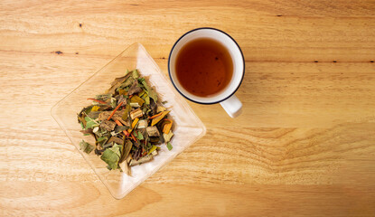 Tea of ​​different herbs for relaxation, which helps against insomnia