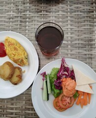 scrambled egg with salad