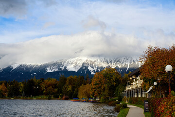 Fototapeta premium Lake Bled with Begunjščica mountain