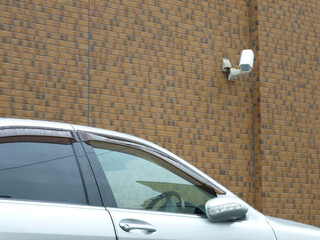 駐車場に設置された監視カメラ