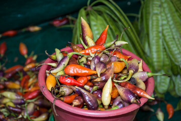 Plato con Chiles en el mercado.