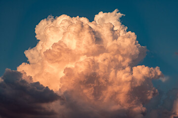 Giant cumulus cloud