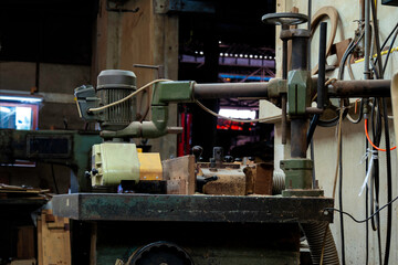 Woodworking machinery, vertical shaft, vertical blade, placed in the factory.
