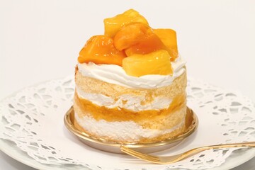 マンゴーとパイナップルのケーキ