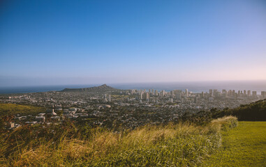 Fototapeta na wymiar City view of Honolulu, Tantalus lookout, Oahu, Hawaii