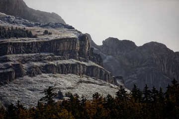 Paysages de Villard De Lans en automne avec les premières neiges et les couleurs d'automne