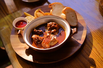 テラスでビーフシチュー