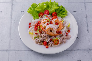 Spicy glass noodles with minced pork and shrimp