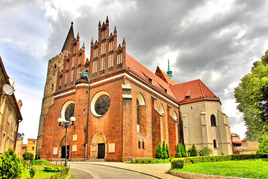 Bazylika św. Jerzego Męczennika i Sanktuarium Męki Pańskiej – kościół parafialny w Ziębicach.