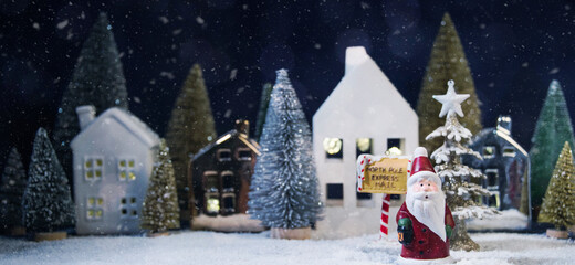 Naklejka premium Merry Christmas and Happy New Year, Holidays greeting card, blurred bokeh background