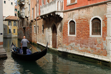 Fototapeta na wymiar Venezia, gita in gondola