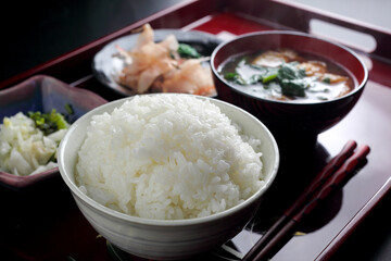 質素な食事