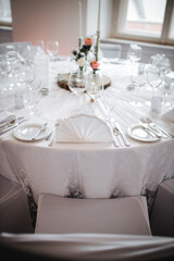 beautiful wedding location table arrangements