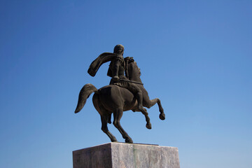 Naklejka premium Alexander the Great statue from the back view in Thessaloniki, Greece