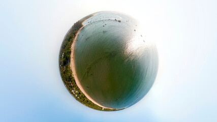 Pequeno Planeta de Barra Grande na Península de Maraú, Camamu, Bahia, Brasil