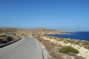 La route du cap Sidéros au nord de Vaï près de Palaikastro en Crète