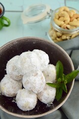 Kue Putri Salju Kacang Mede or 