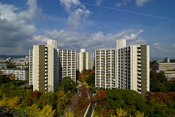 Obraz premium 千里ニュータウン竹見台（大阪府吹田市）のUR千里竹見台団地のスターハウス