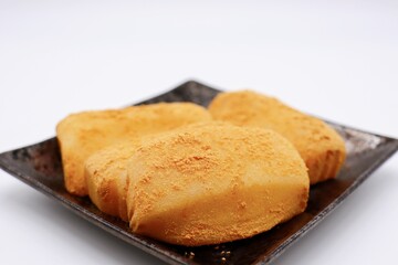 あべかわもち　きなこもち　静岡県の名物　箸で伸ばす