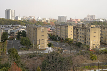 Fototapeta premium 千里ニュータウン藤白台（大阪府吹田市）の府公社千里丘陵G団地