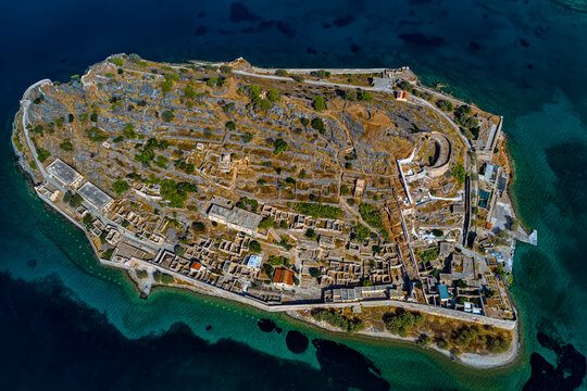 Fortress Spinalonga in Greece from above | Fortress Spinalonga auf Kreta aus der Luft
