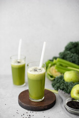 freshly squeezed celery and green apple juice