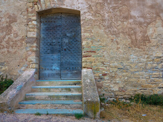 Eingangstür der alten genuesischen Zitadelle in Saint-Florent, Korsika, Frankreich